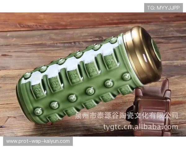 足球场边的“保温杯”：老将的养生哲学