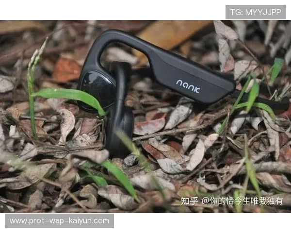 专家提醒:手机使用与耳机听歌是骑行安全的主要干扰因素 专家提醒:手机使用与耳机听歌是骑行安全的主要干扰因素